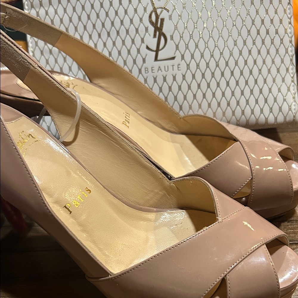 ❤️sold ❤️ Louboutin Nude patent slingback heels peep toe pumps red sole - Picture 11 of 11